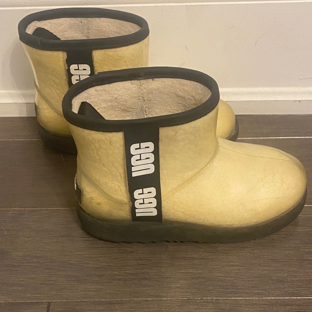 UGG Kids Tan Boots with Black Trim 1Y